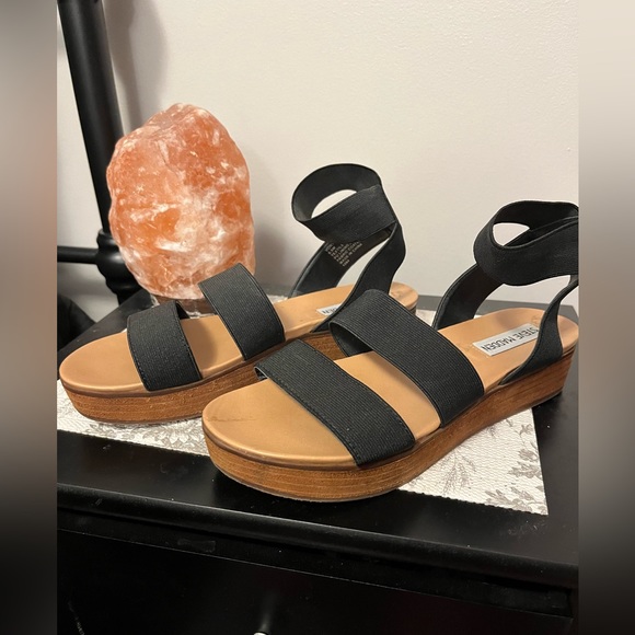 Steve Madden - Picture 1 of 4